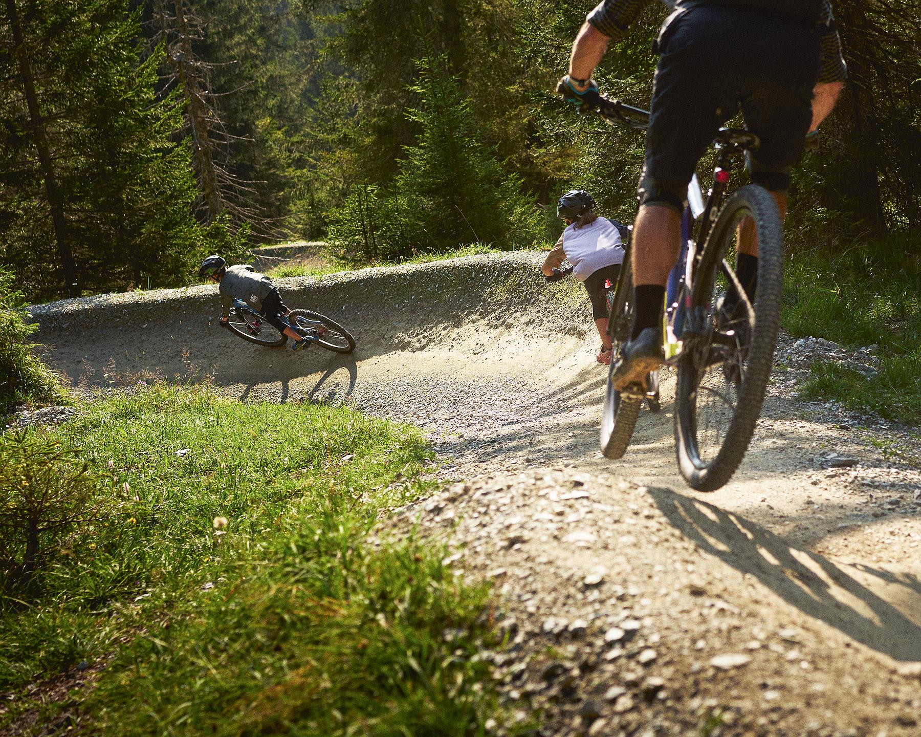 moosgummi fahrradlenker Fahrrad Schwamm Schaumstoffschlauch,Lenker Überzug Fahrradgriffe ein Paar,Weiche Lenkergriffabdeckung mit Stecker für Mountainbike und Größe:L 59-61 cm Erste mobile Tourist-Info in Category:Fahrräder_CFP Hafenmeister RFX Plus  42 622